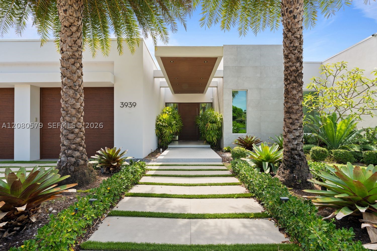 3939 Country Club Ln, Fort Lauderdale FL 33308
