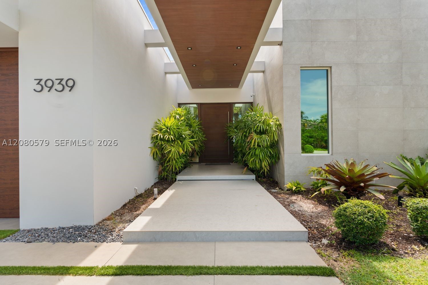 3939 Country Club Ln, Fort Lauderdale FL 33308