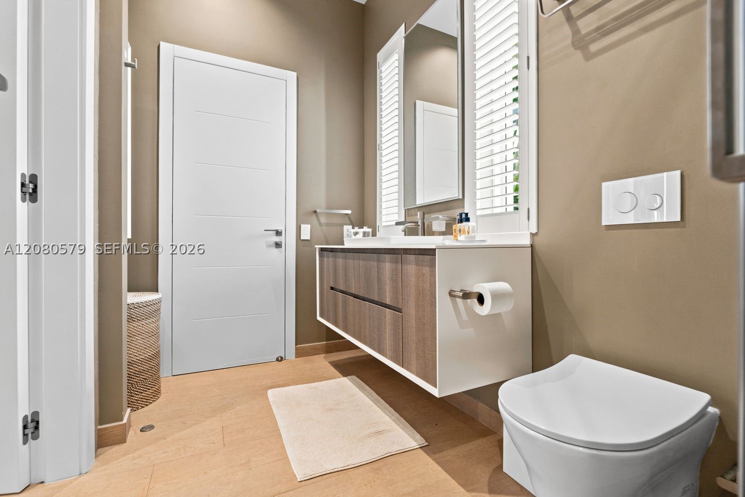 3939 Country Club Ln, Fort Lauderdale FL 33308