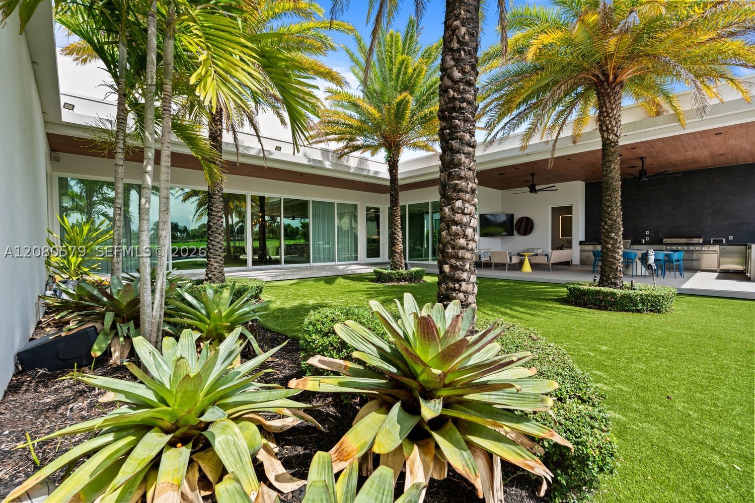 3939 Country Club Ln, Fort Lauderdale FL 33308