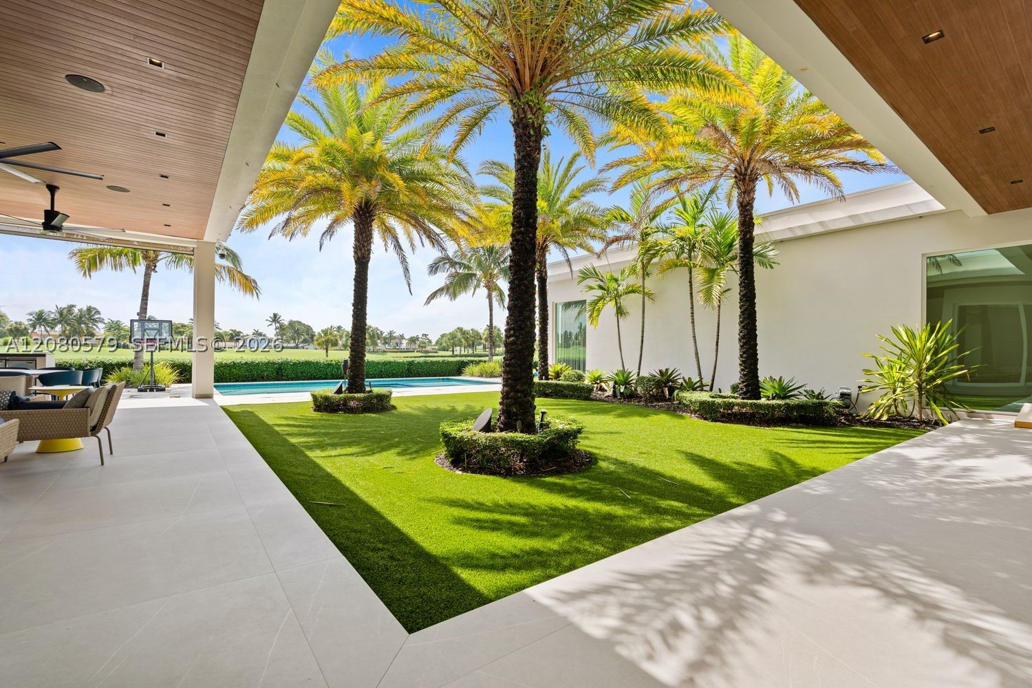 3939 Country Club Ln, Fort Lauderdale FL 33308