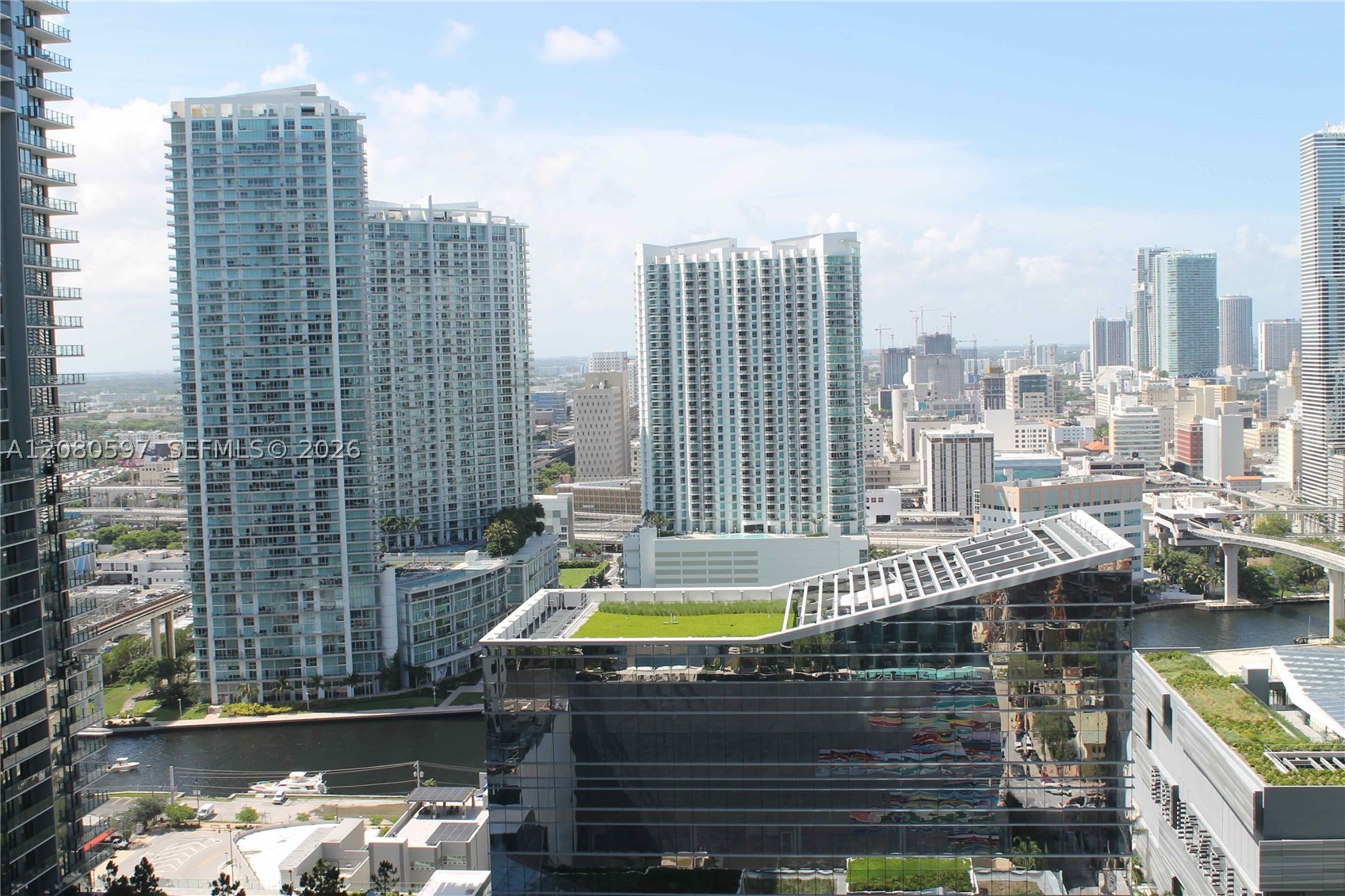 45 SW 9th St #2809, Miami FL 33130