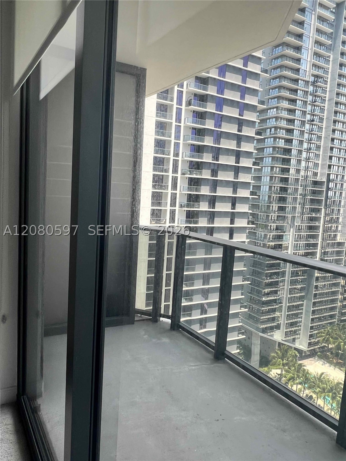 45 SW 9th St #2809, Miami FL 33130