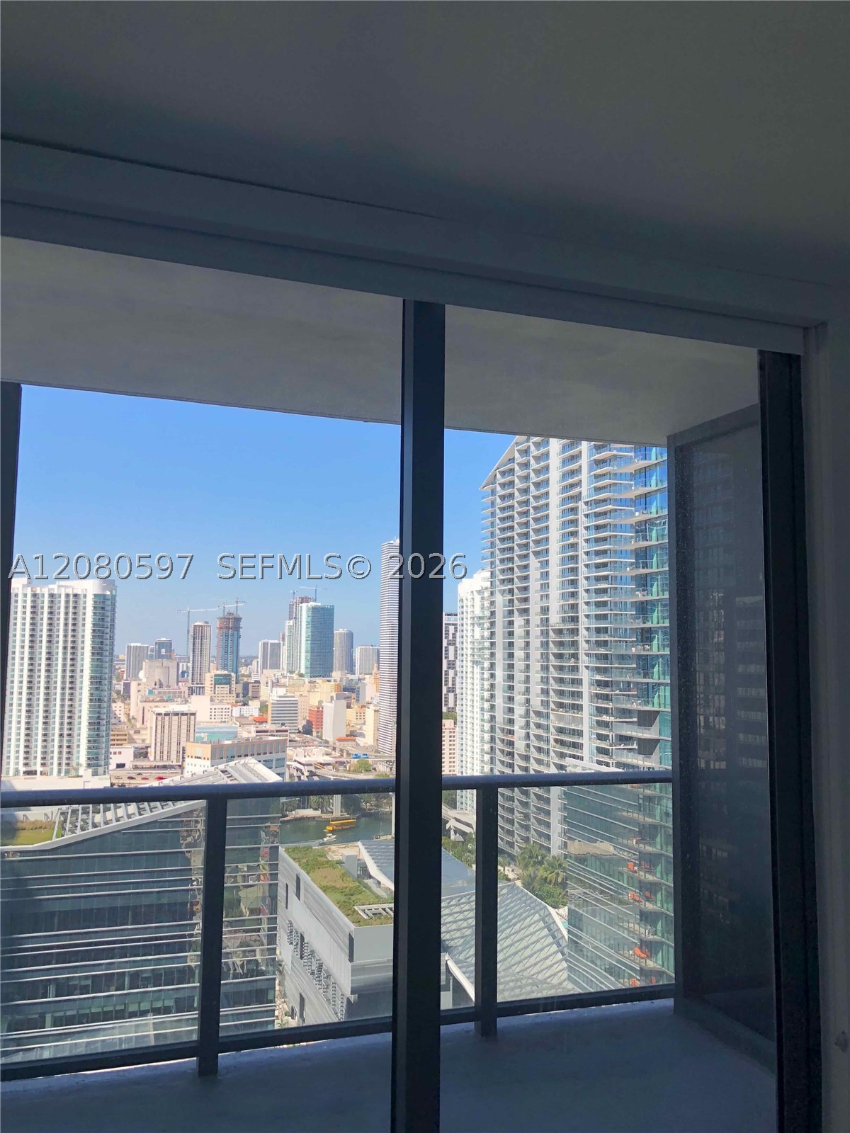 45 SW 9th St #2809, Miami FL 33130