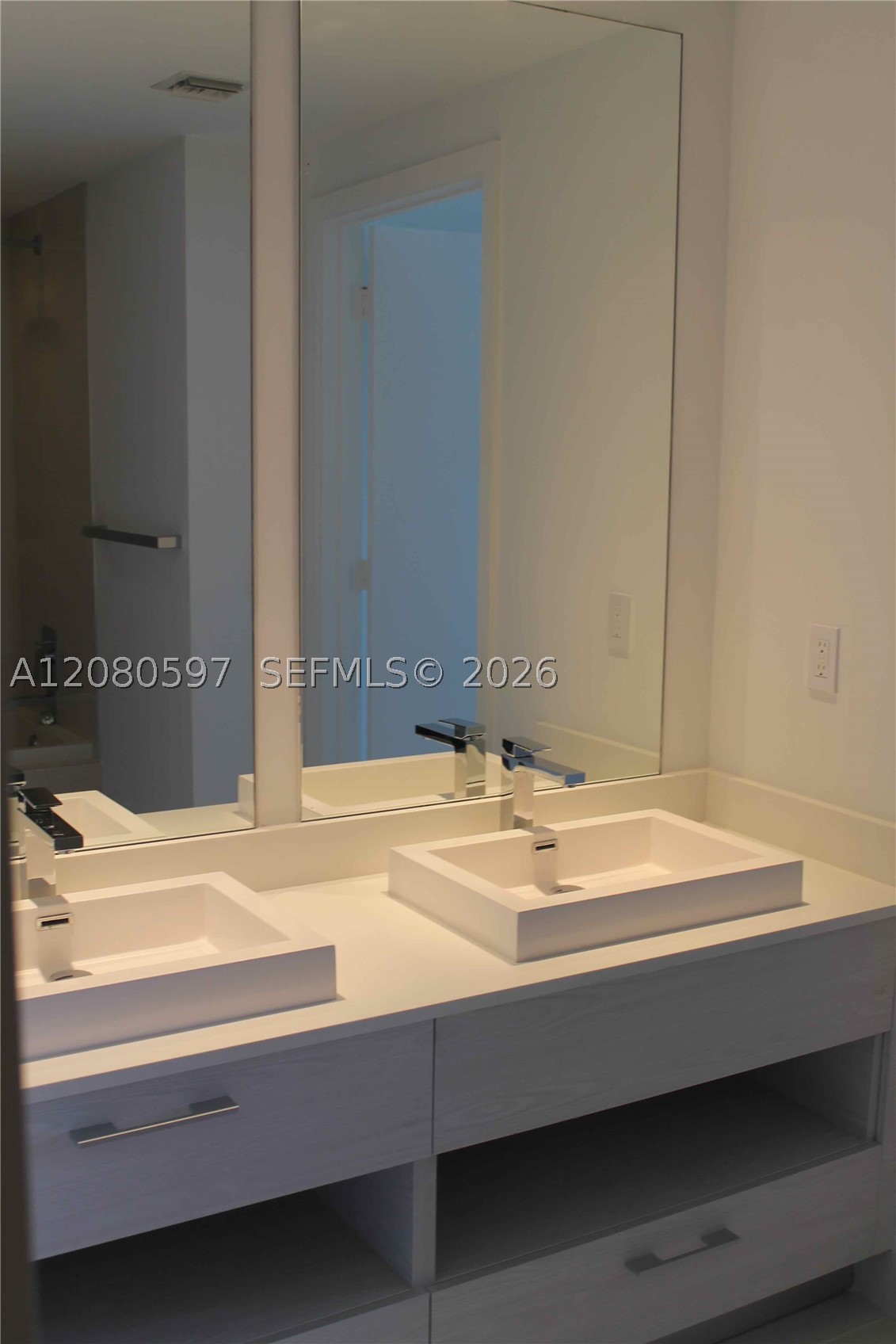 45 SW 9th St #2809, Miami FL 33130