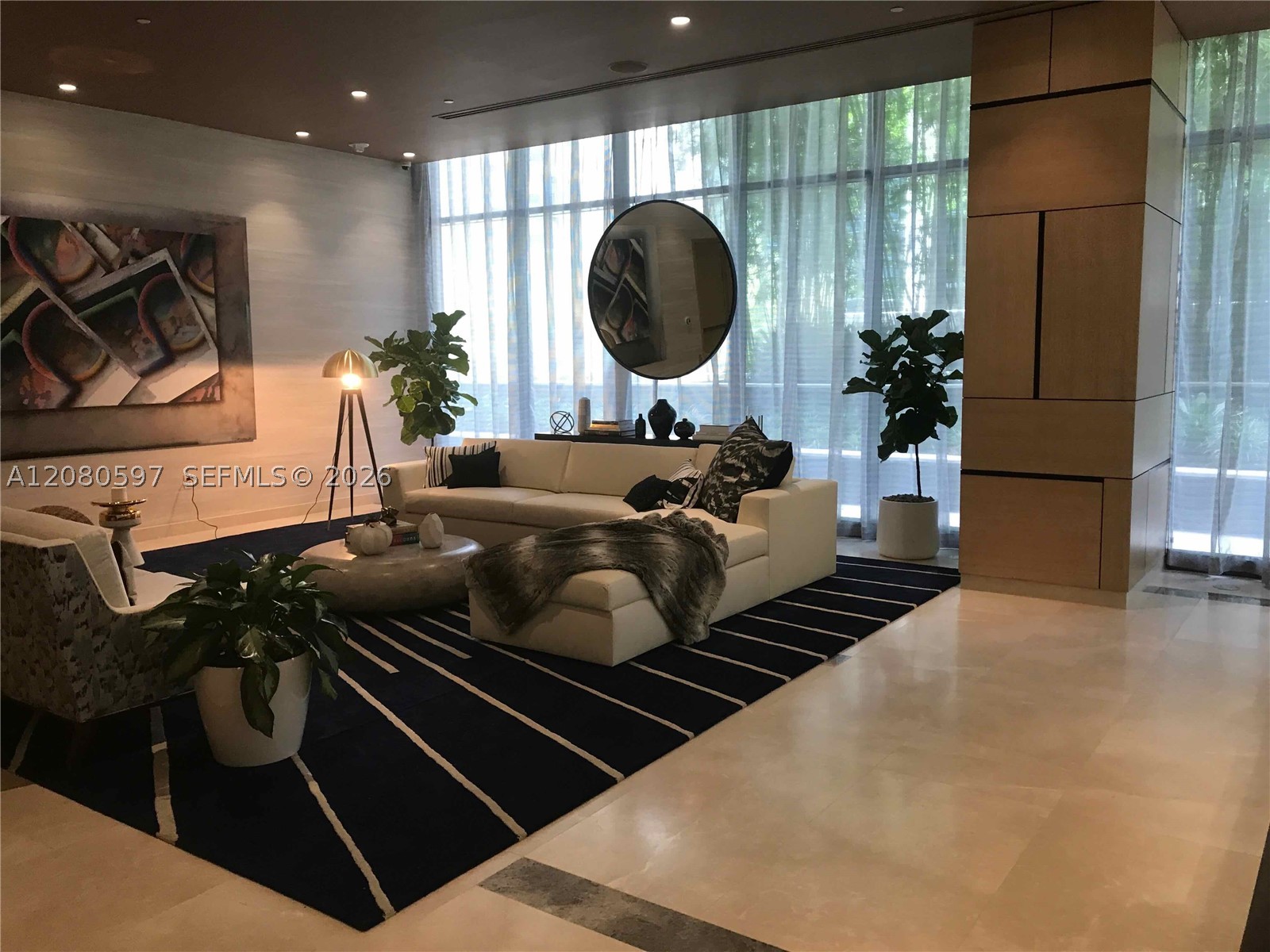 45 SW 9th St #2809, Miami FL 33130
