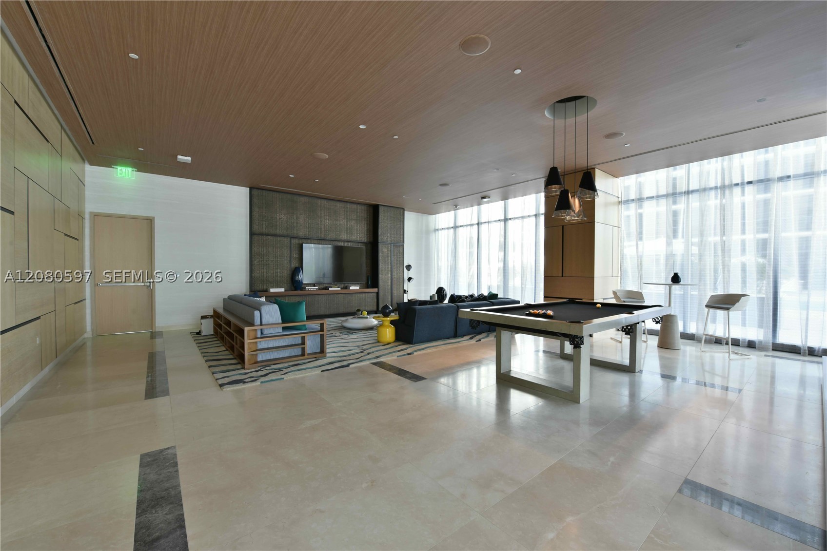 45 SW 9th St #2809, Miami FL 33130