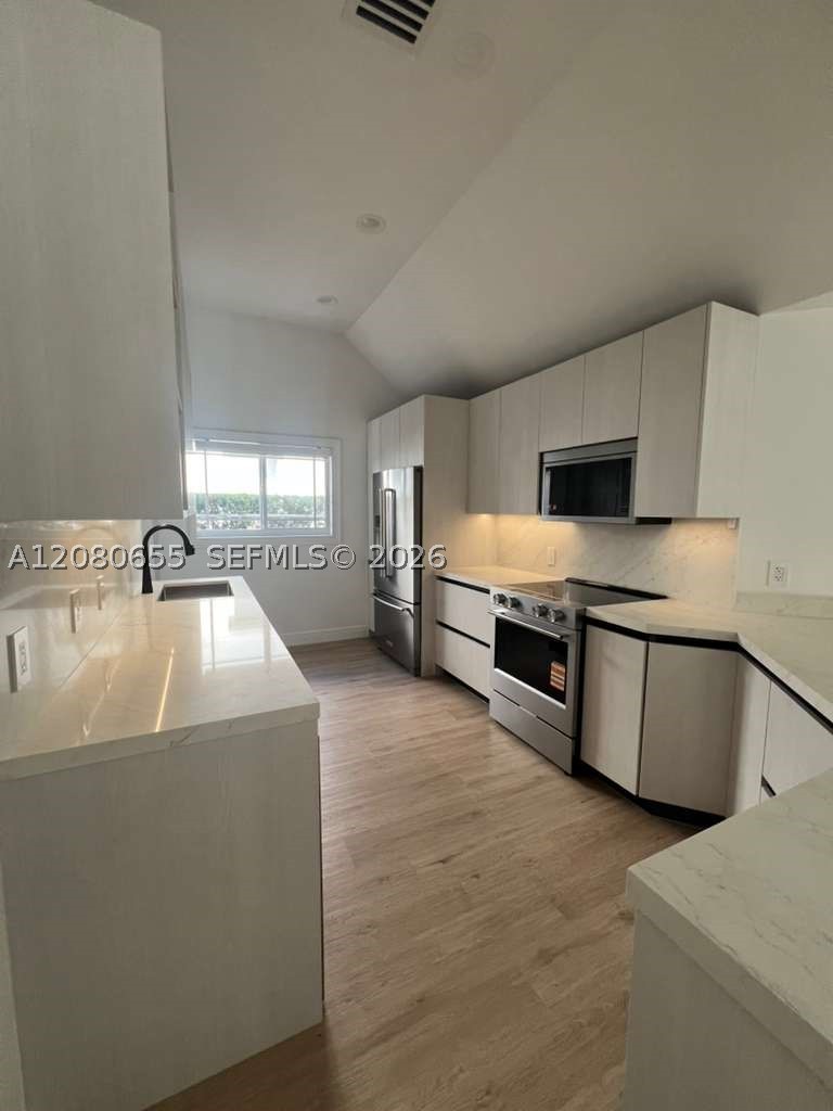 211 SW 29th Rd, Miami FL 33129