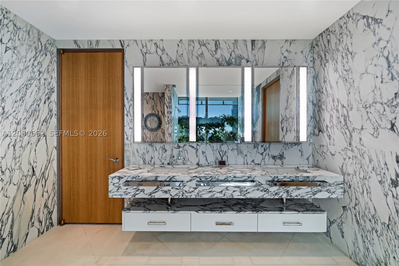 120 Ocean Dr #1400, Miami Beach FL 33139