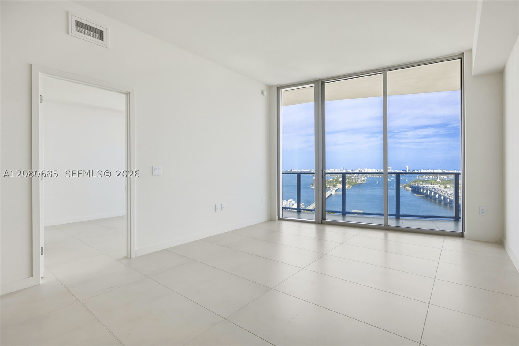 1400 Biscayne Blvd #2304, Miami FL 33132