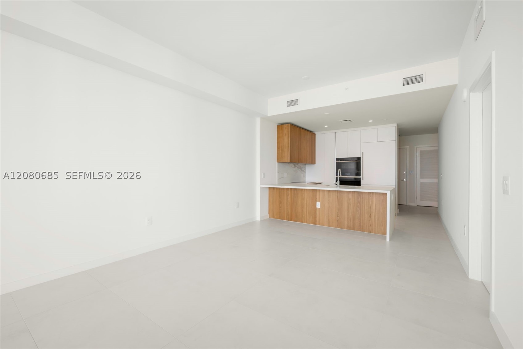 1400 Biscayne Blvd #2304, Miami FL 33132