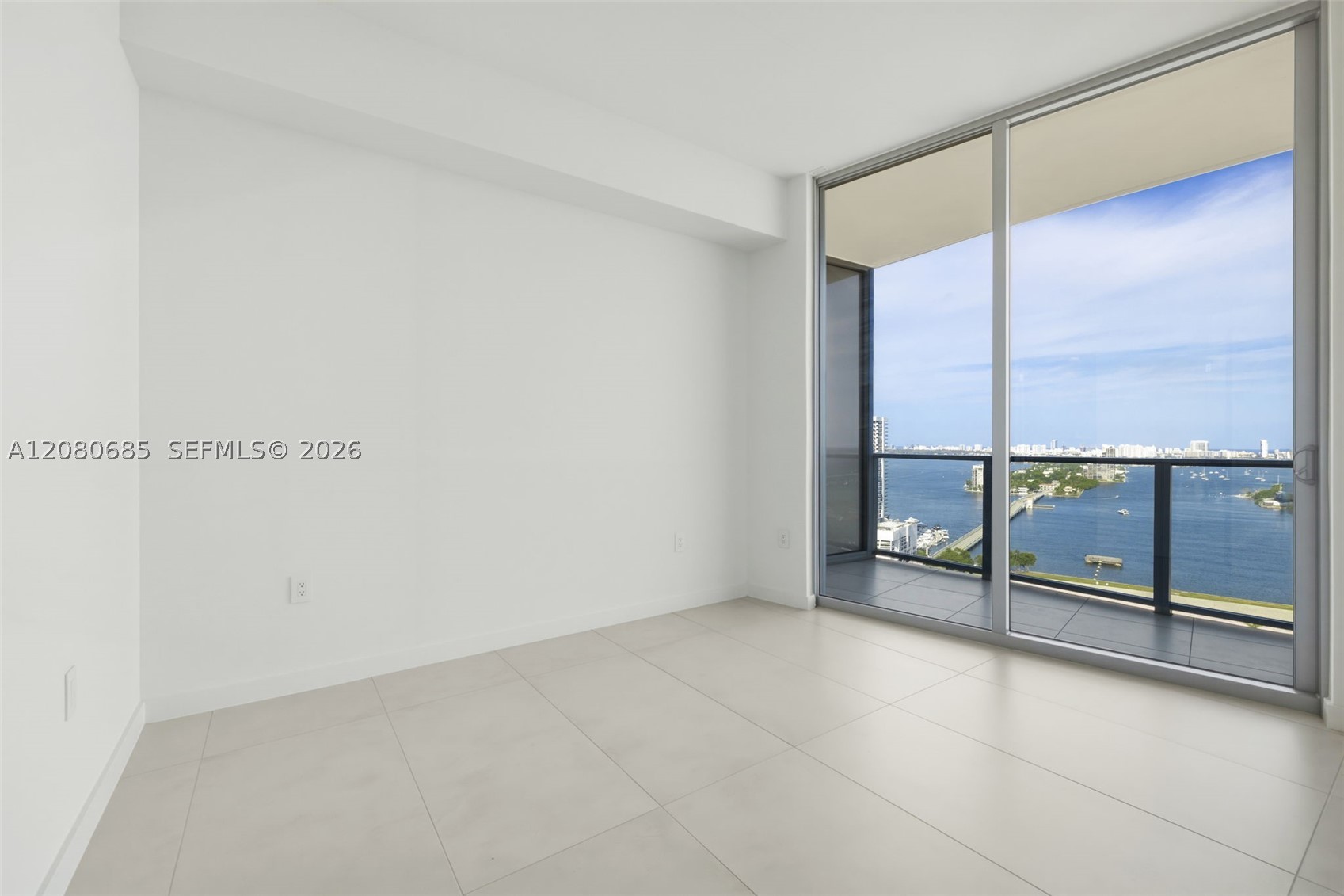 1400 Biscayne Blvd #2304, Miami FL 33132