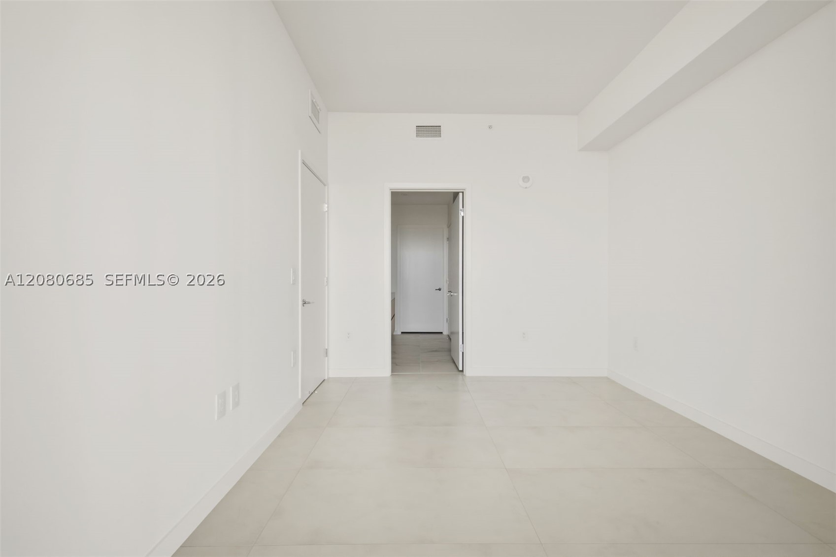 1400 Biscayne Blvd #2304, Miami FL 33132