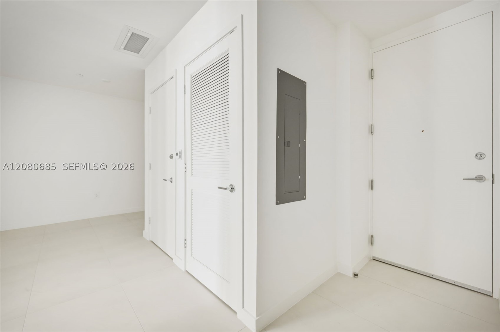 1400 Biscayne Blvd #2304, Miami FL 33132
