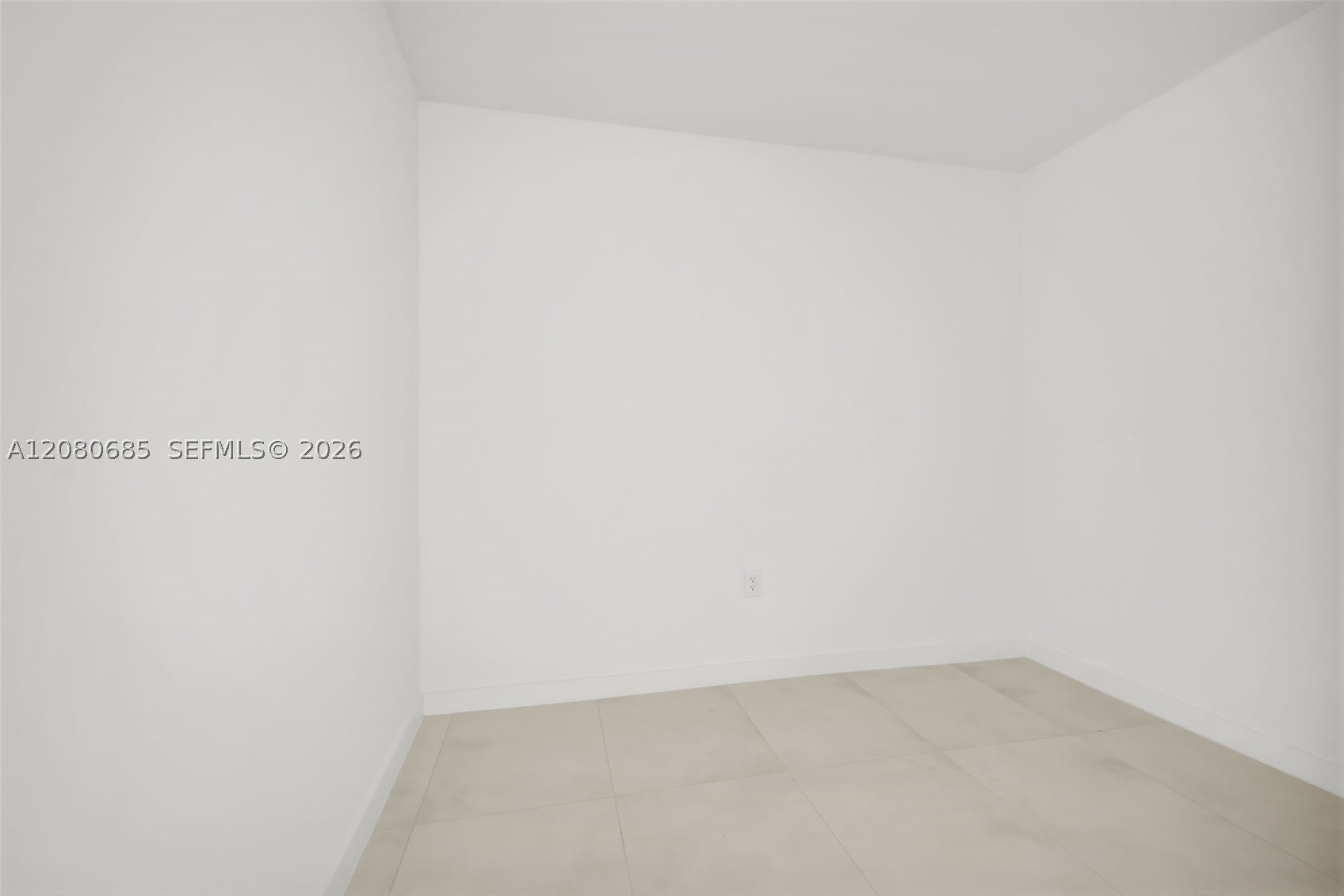 1400 Biscayne Blvd #2304, Miami FL 33132