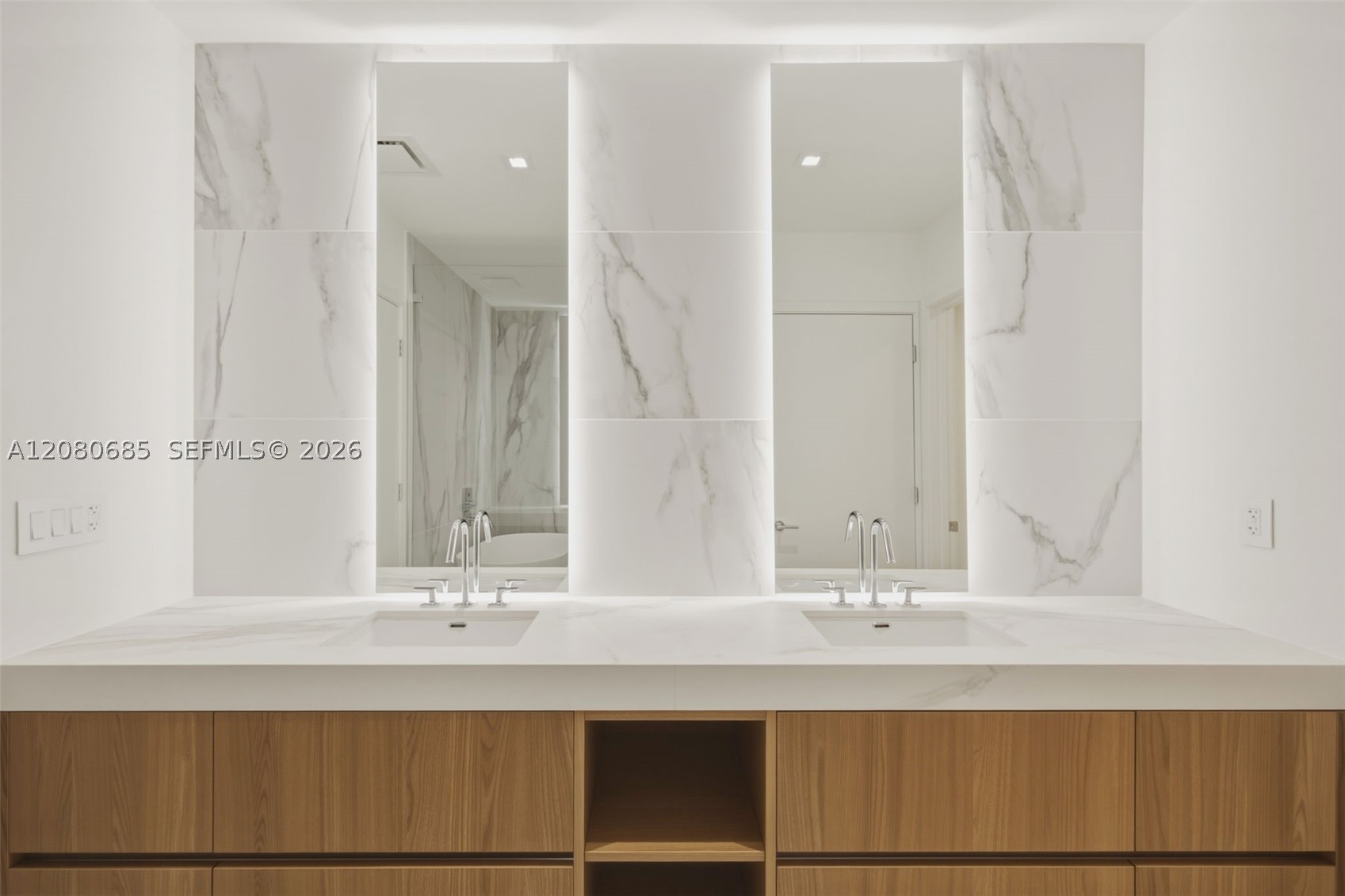 1400 Biscayne Blvd #2304, Miami FL 33132