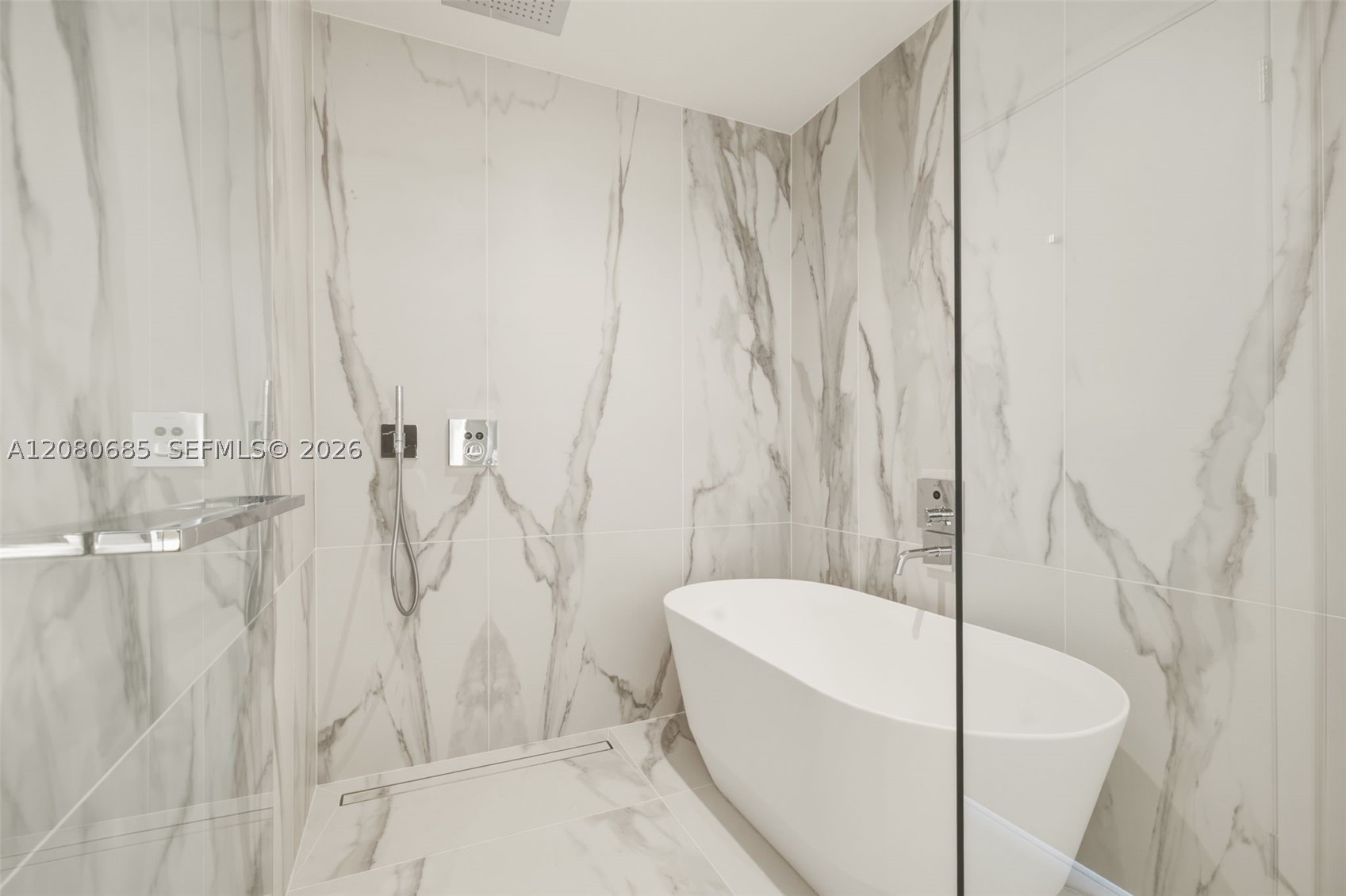 1400 Biscayne Blvd #2304, Miami FL 33132