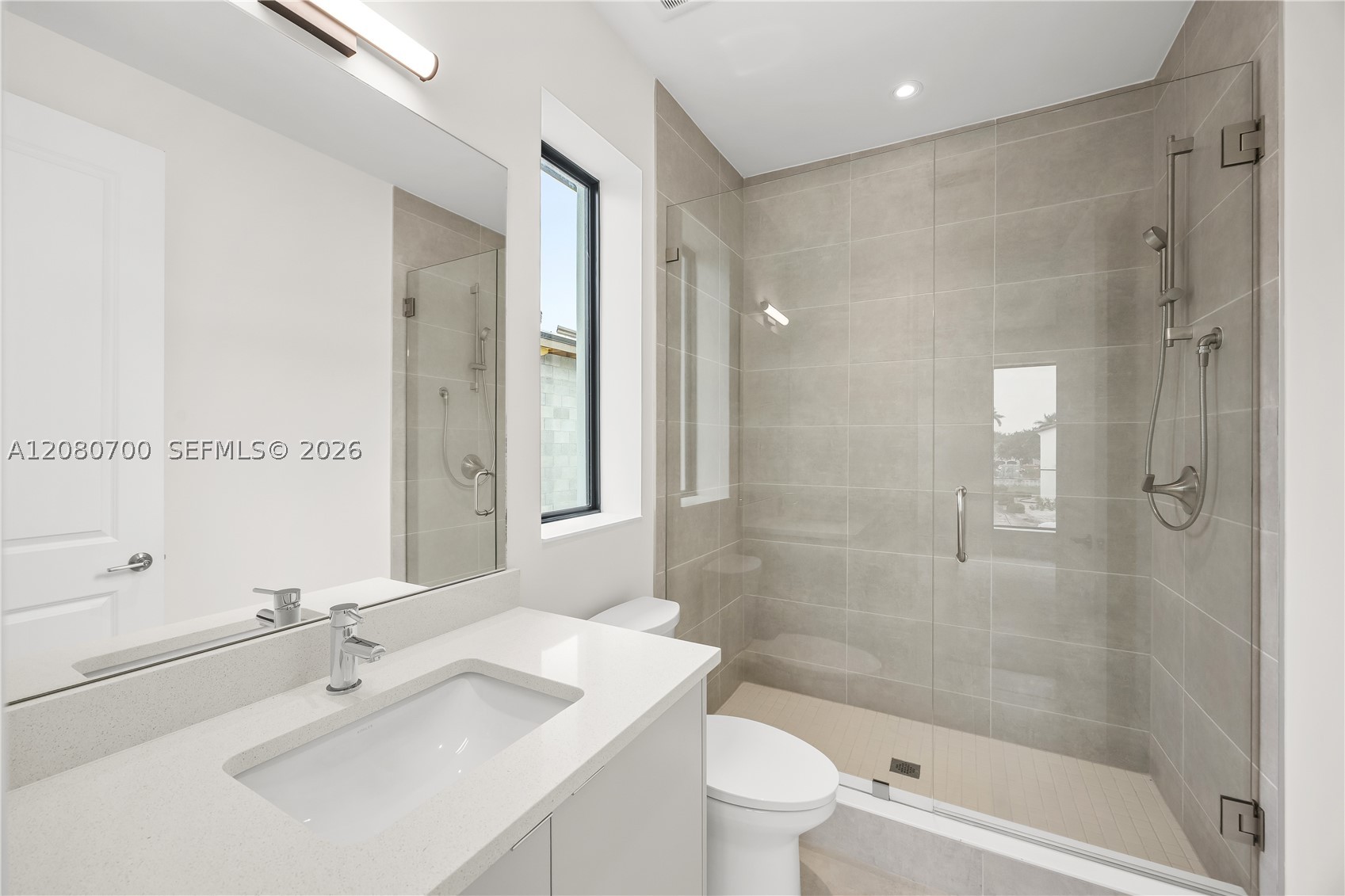 8540 NW 160th Terrace, Miami Lakes FL 33016