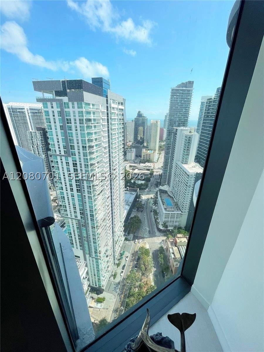 Miami FL 33131 - A12080701