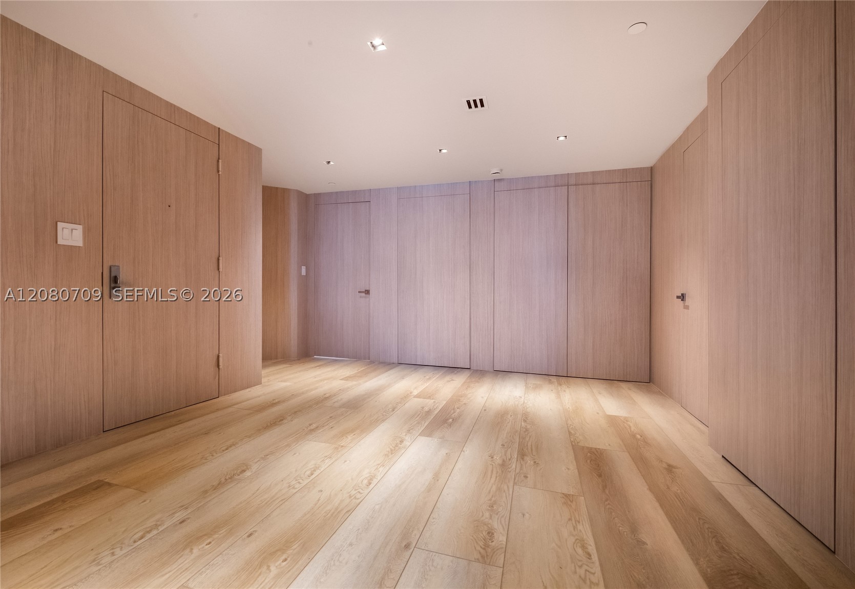 465 Brickell Ave #PH5701, Miami FL 33131