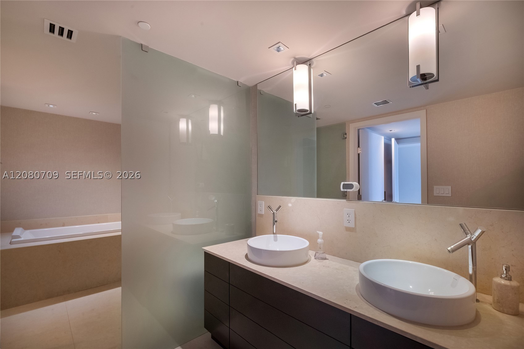 465 Brickell Ave #PH5701, Miami FL 33131