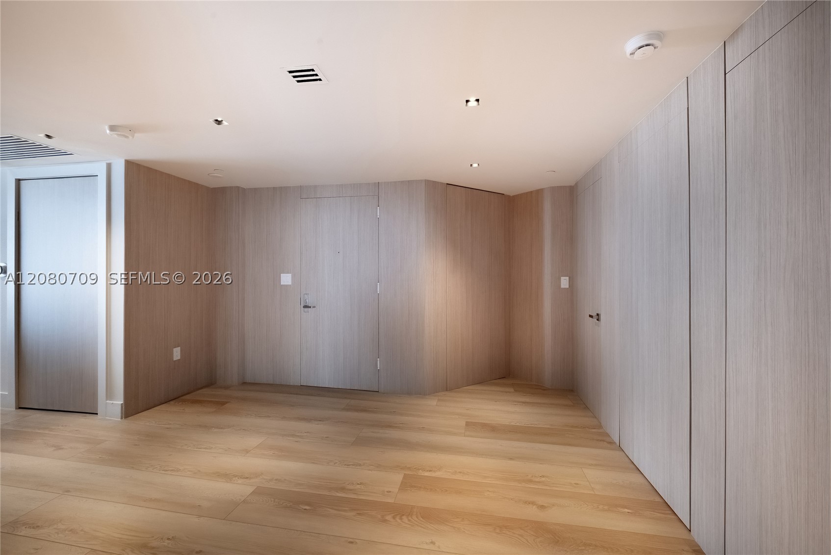 465 Brickell Ave #PH5701, Miami FL 33131