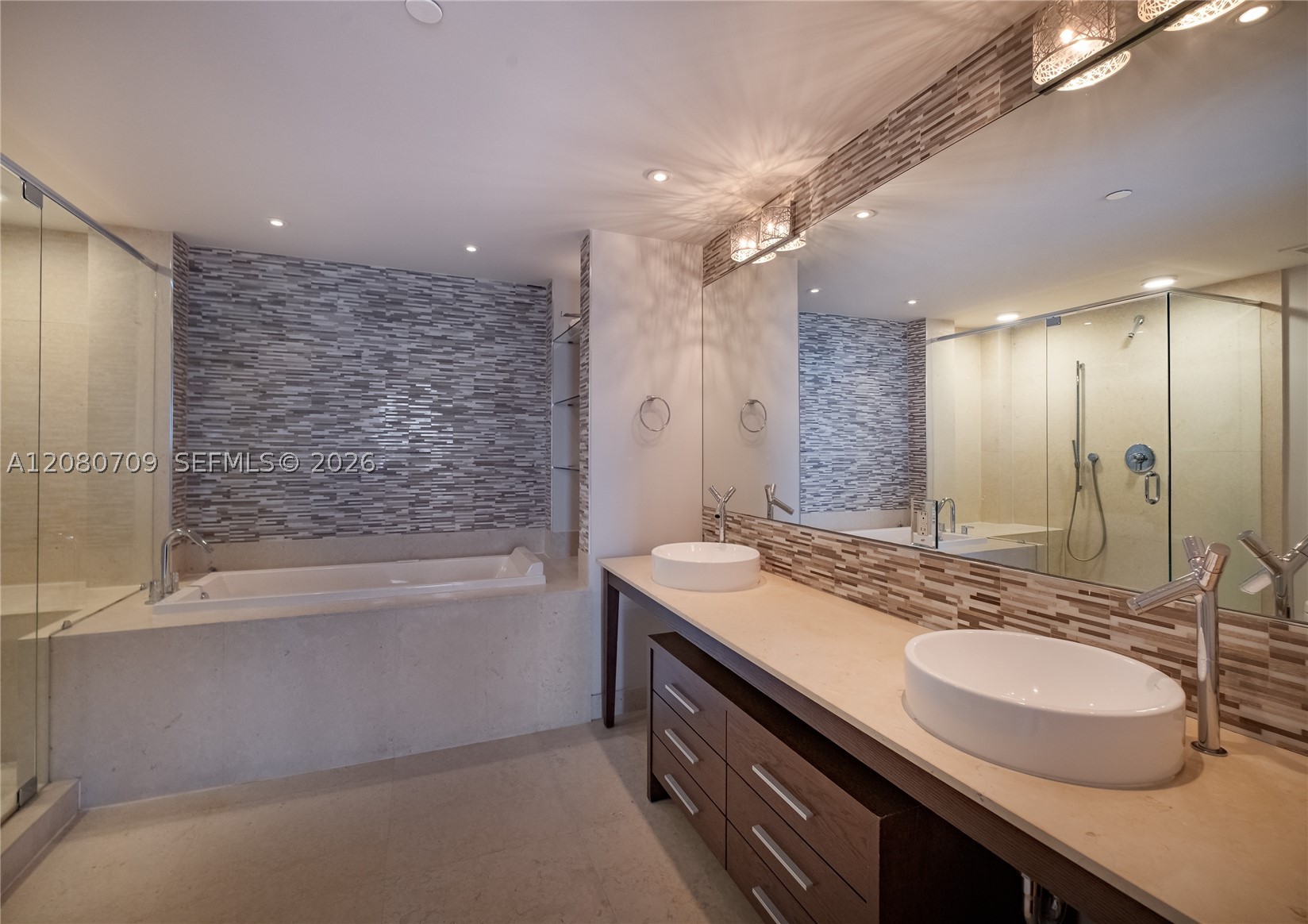465 Brickell Ave #PH5701, Miami FL 33131
