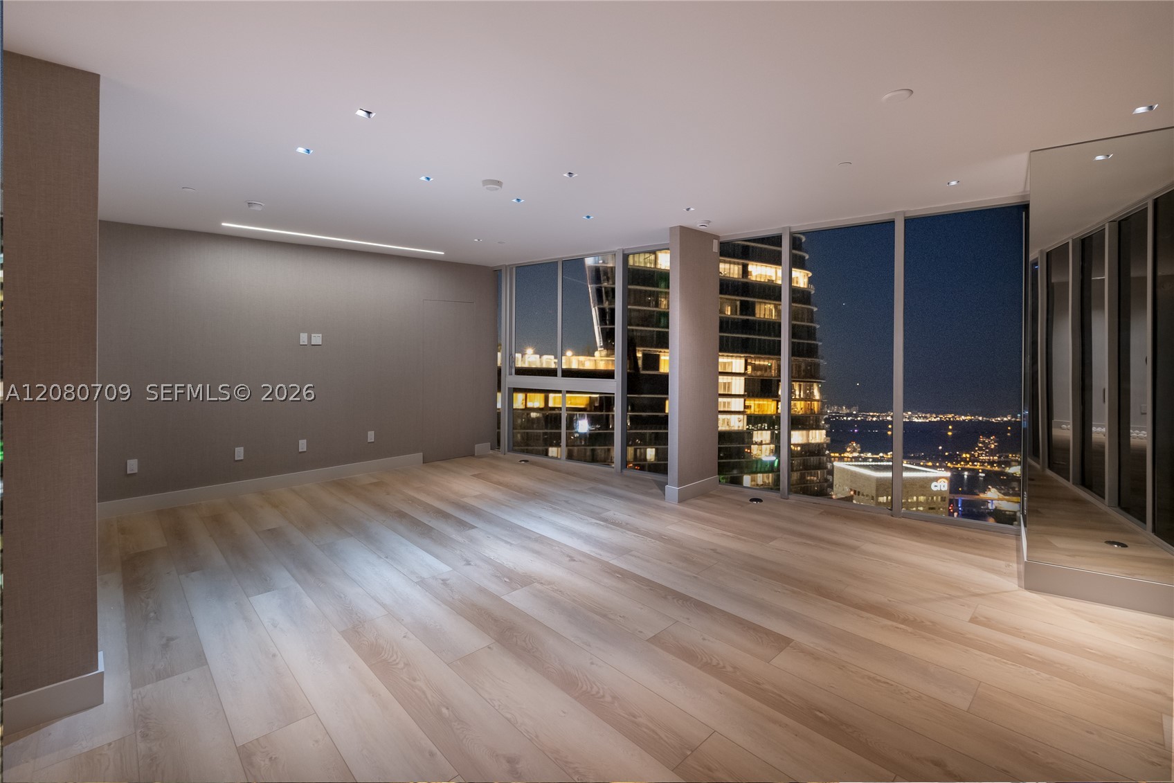 465 Brickell Ave #PH5701, Miami FL 33131
