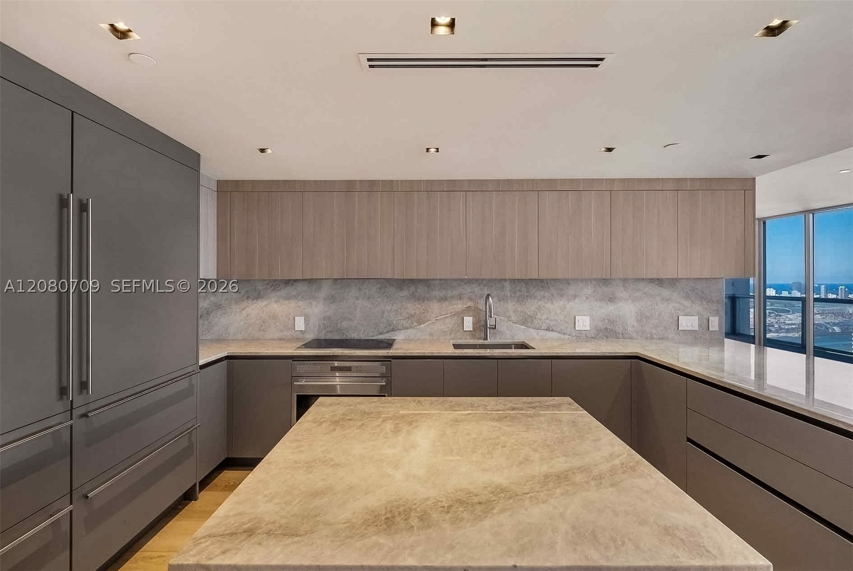 465 Brickell Ave #PH5701, Miami FL 33131