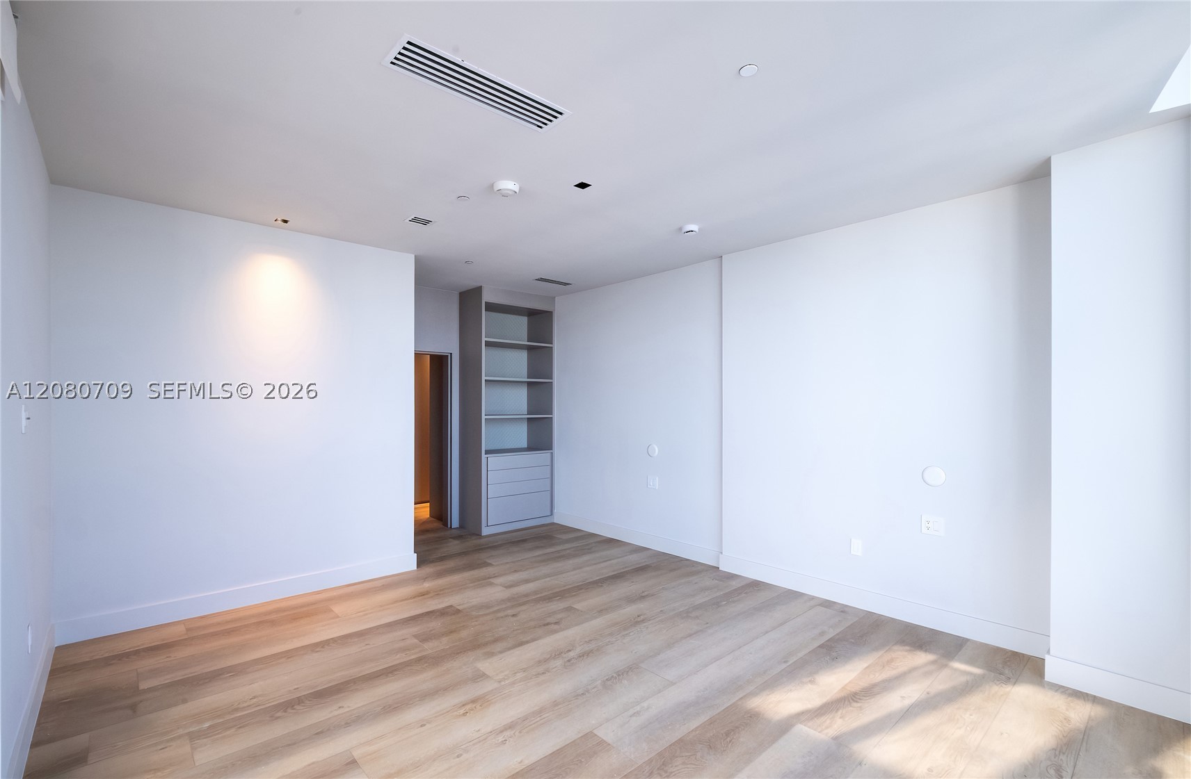465 Brickell Ave #PH5701, Miami FL 33131