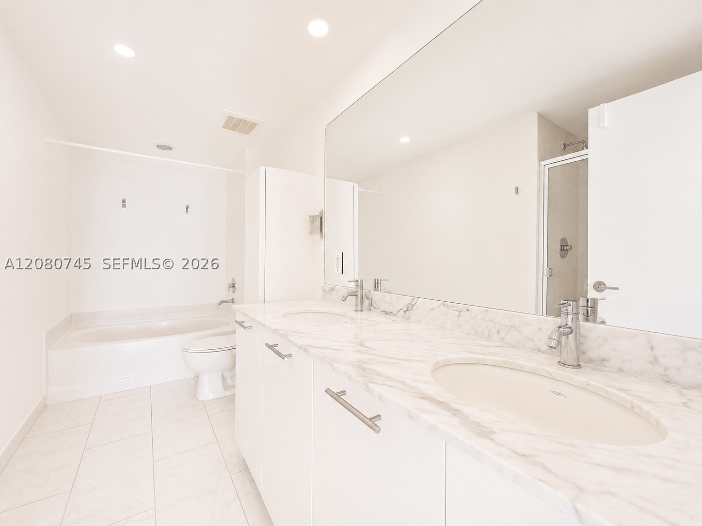 951 Brickell Ave #2407, Miami FL 33131