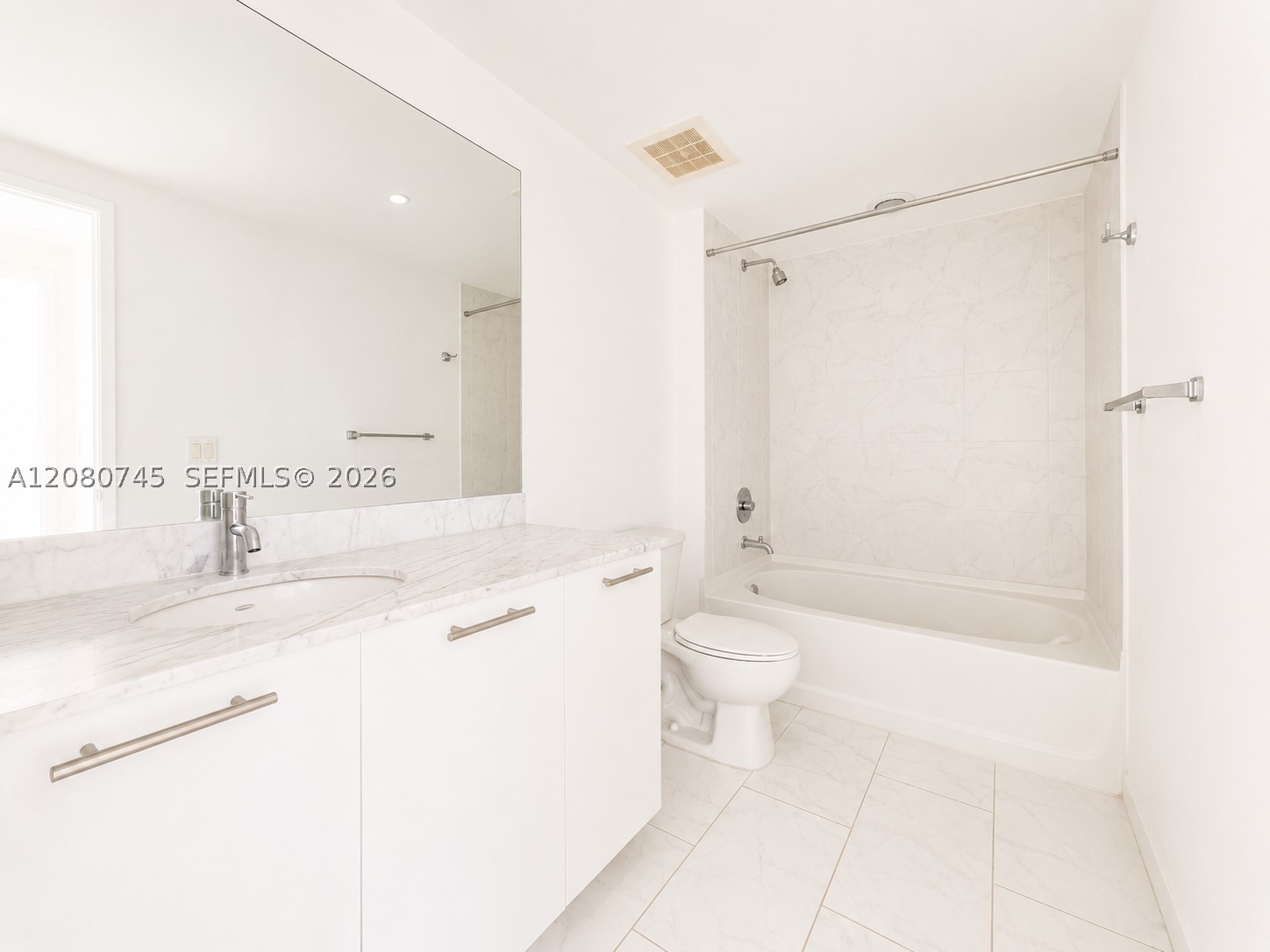 951 Brickell Ave #2407, Miami FL 33131
