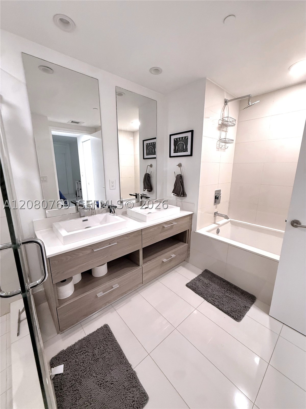 1300 S Miami Ave #1702, Miami FL 33130