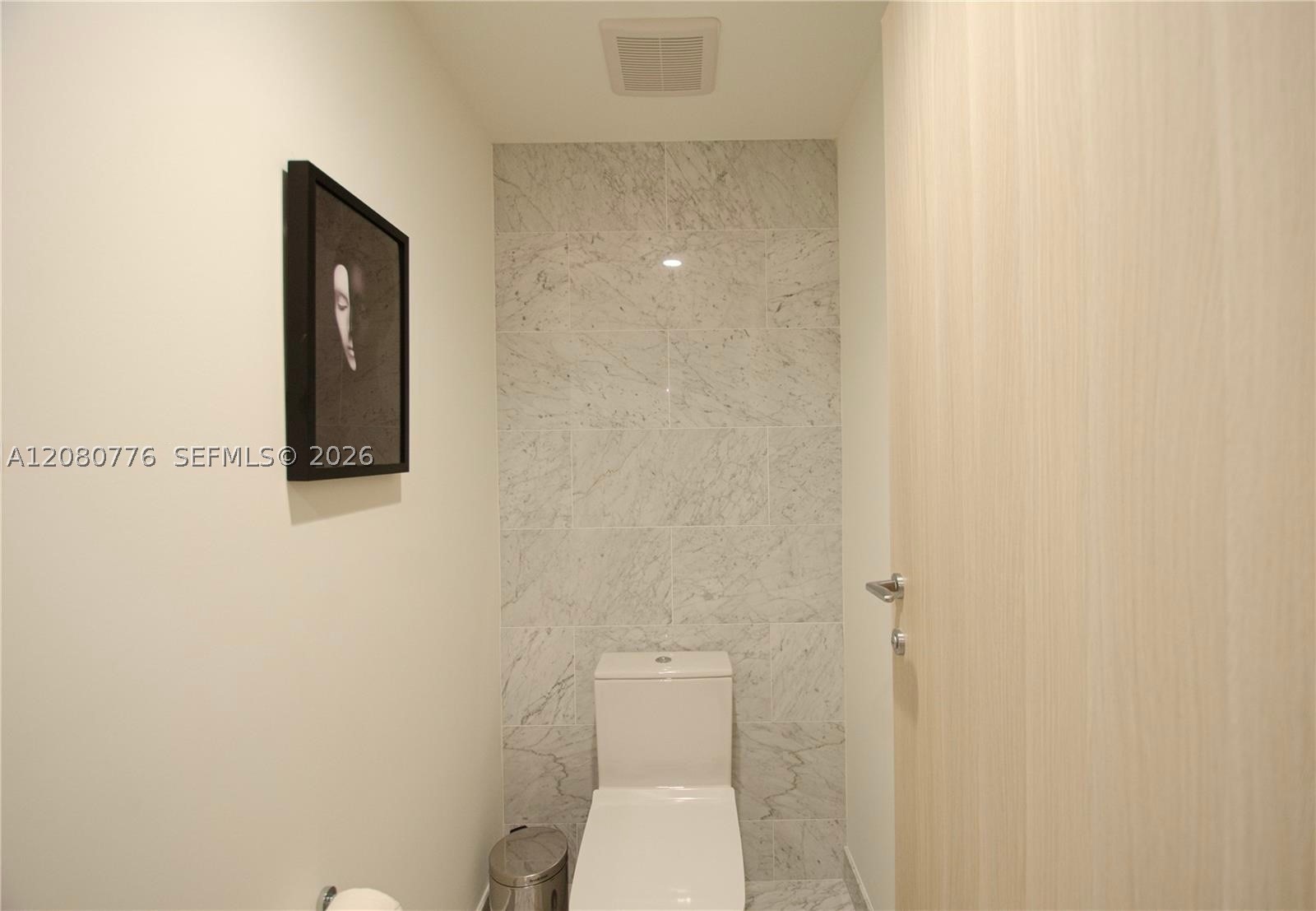 1000 Brickell Plz #4207, Miami FL 33131