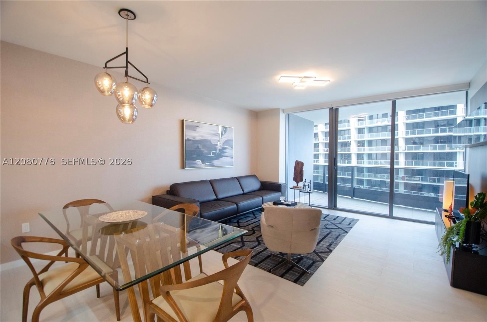1000 Brickell Plz #4207, Miami FL 33131