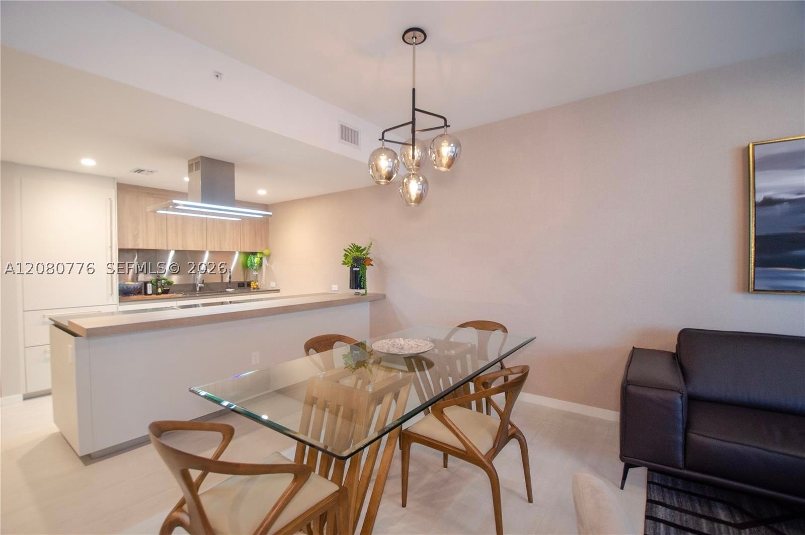 1000 Brickell Plz #4207, Miami FL 33131