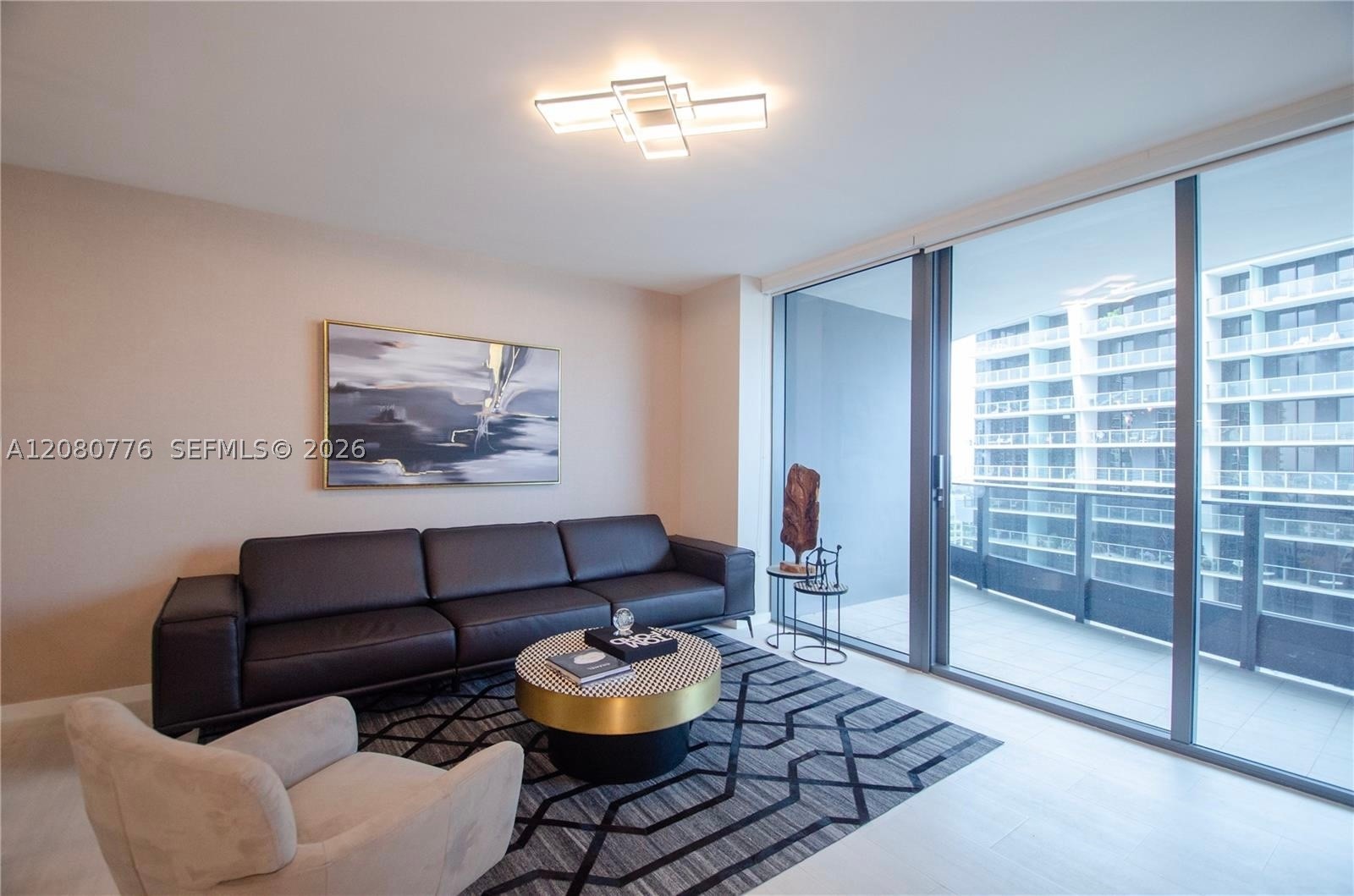 1000 Brickell Plz #4207, Miami FL 33131