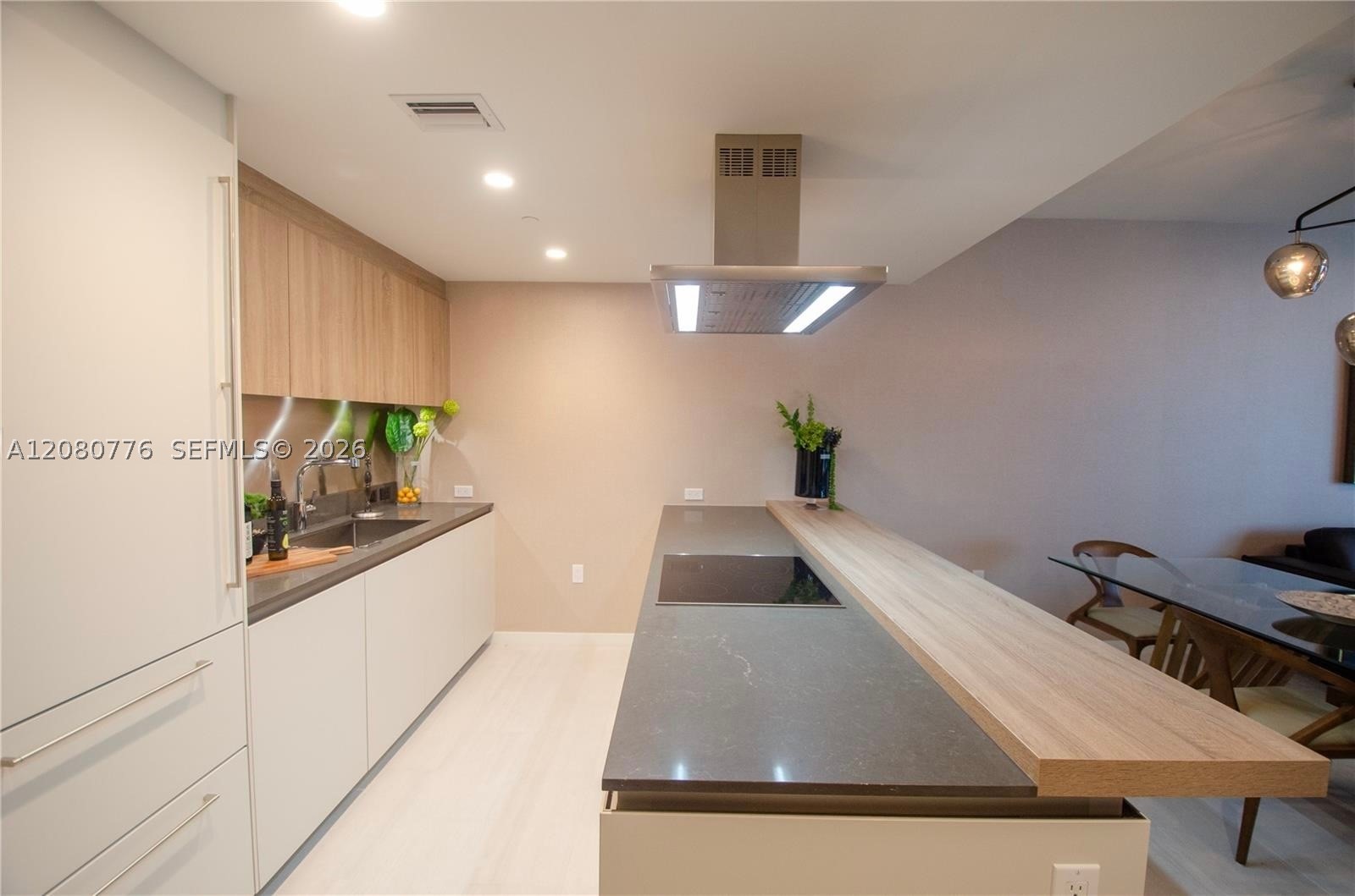 1000 Brickell Plz #4207, Miami FL 33131