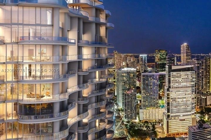 1000 Brickell Plz #4207, Miami FL 33131