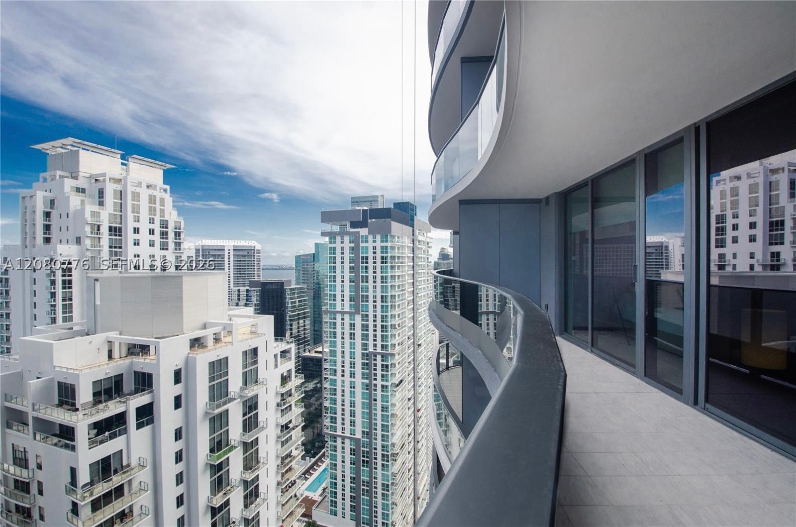 1000 Brickell Plz #4207, Miami FL 33131