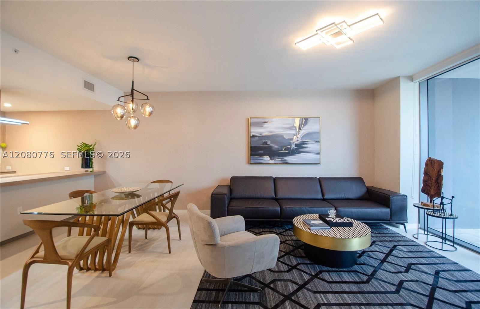 1000 Brickell Plz #4207, Miami FL 33131
