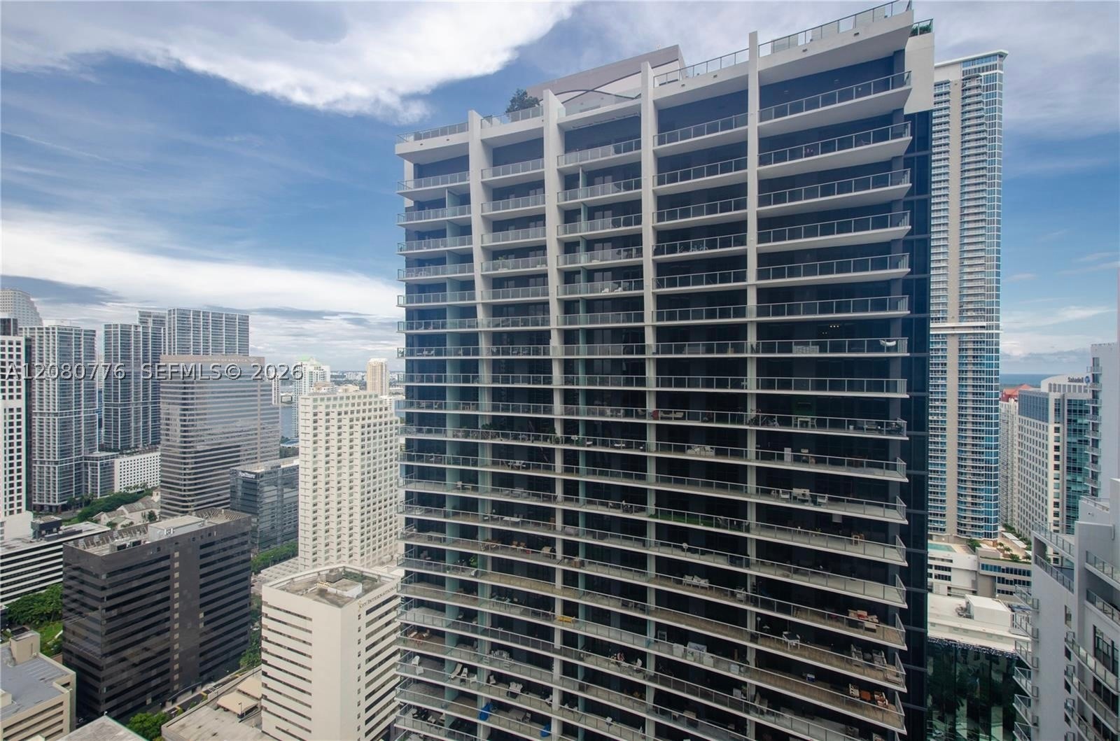 1000 Brickell Plz #4207, Miami FL 33131