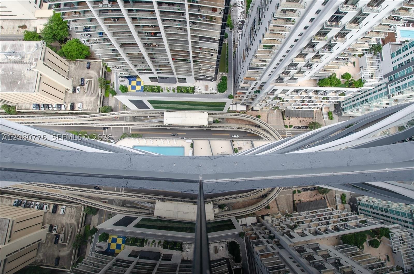1000 Brickell Plz #4207, Miami FL 33131
