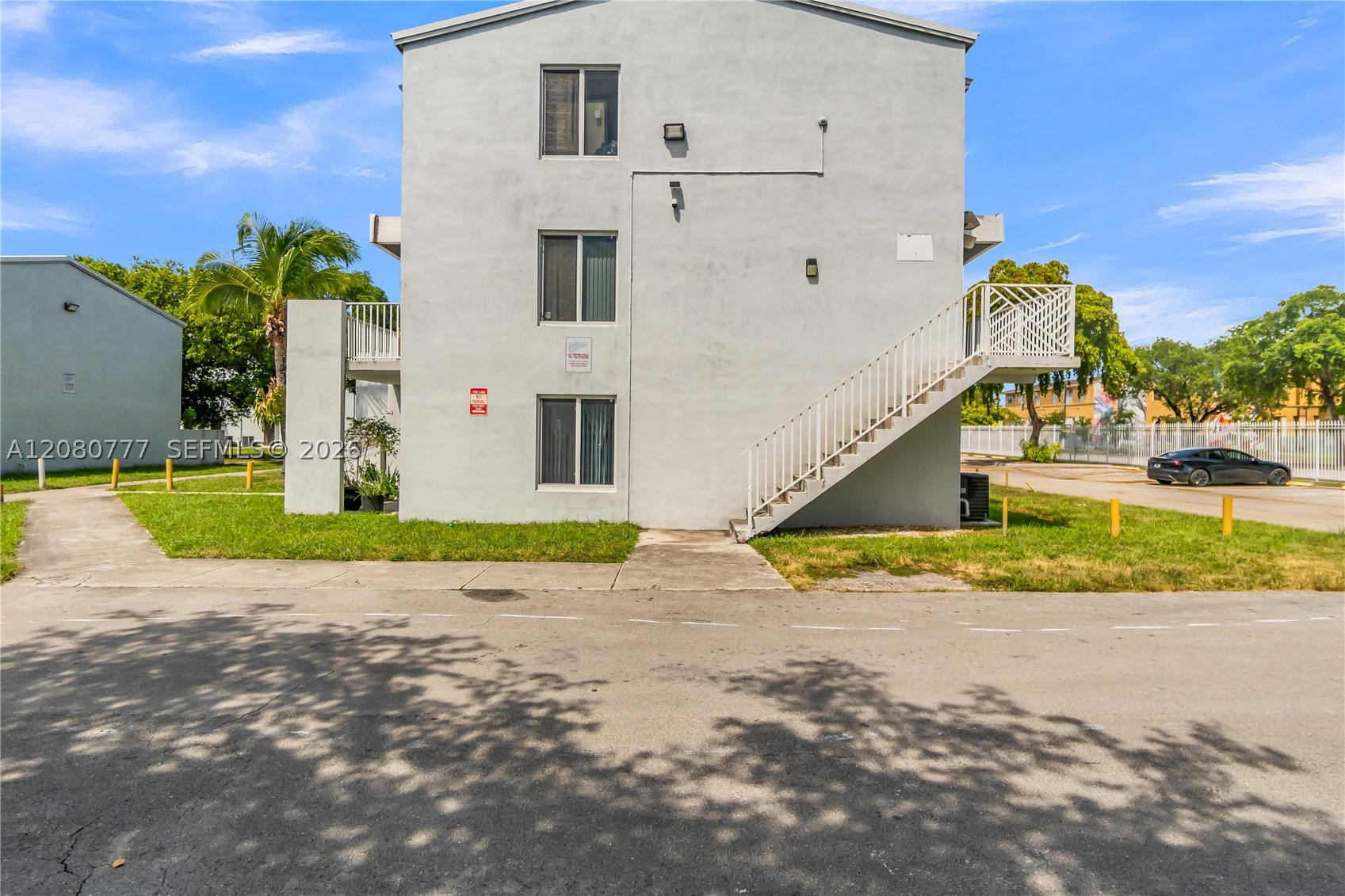 1990 NW 4th Ct #10, Miami FL 33136