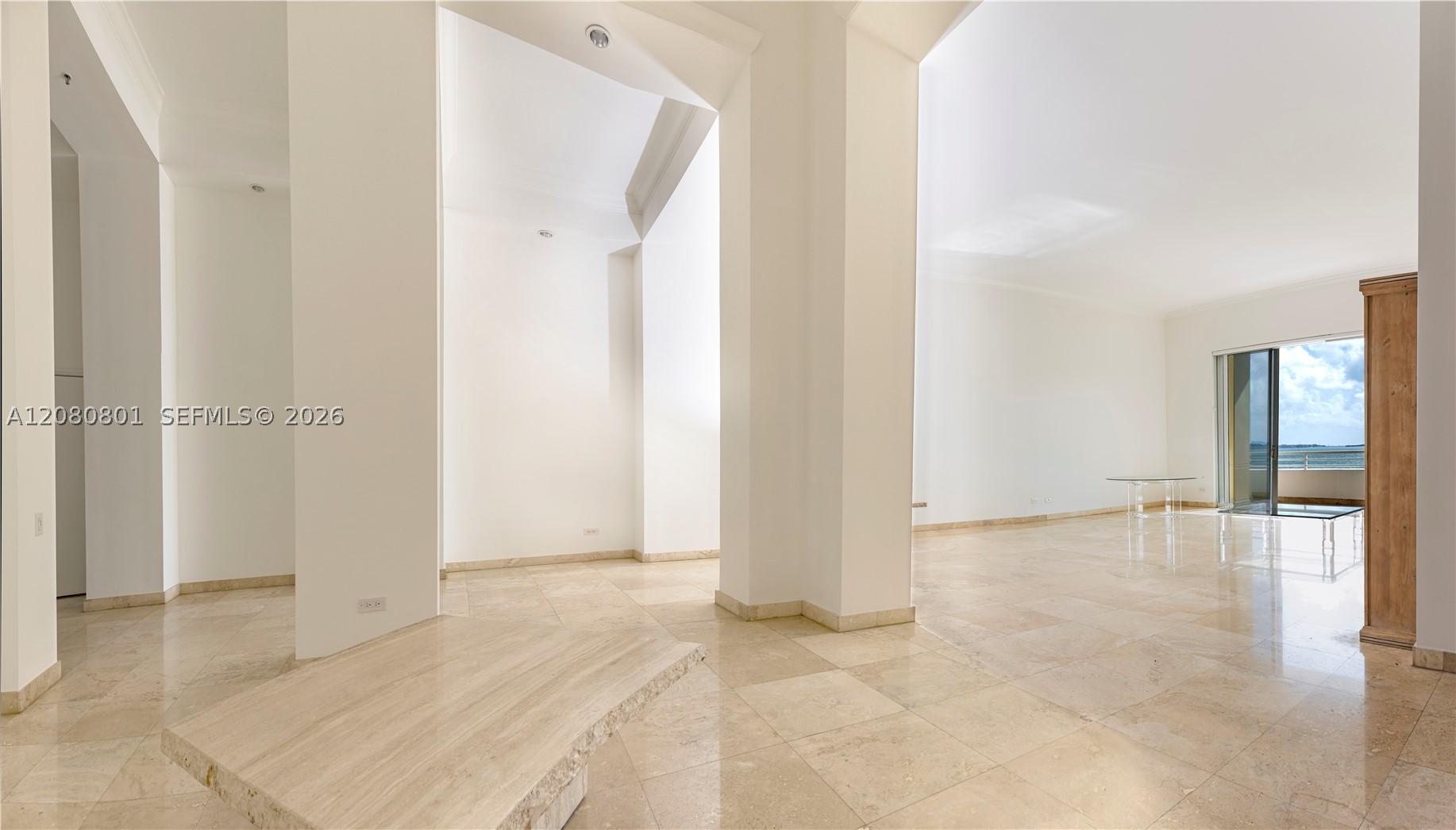 808 Brickell Key Dr #404, Miami FL 33131