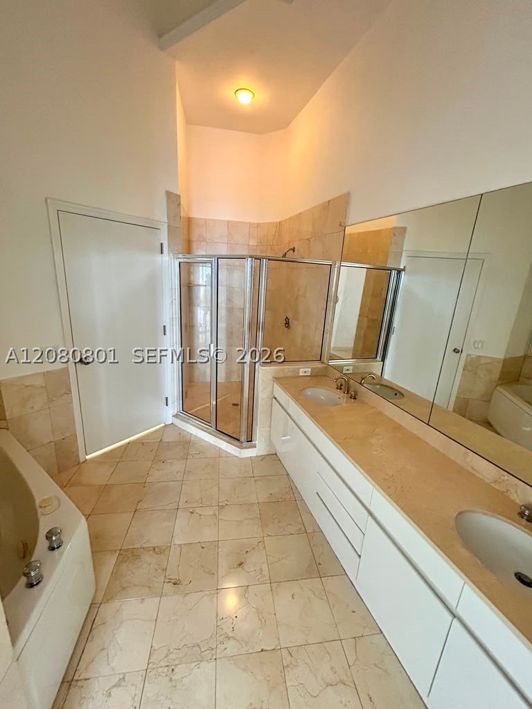 808 Brickell Key Dr #404, Miami FL 33131