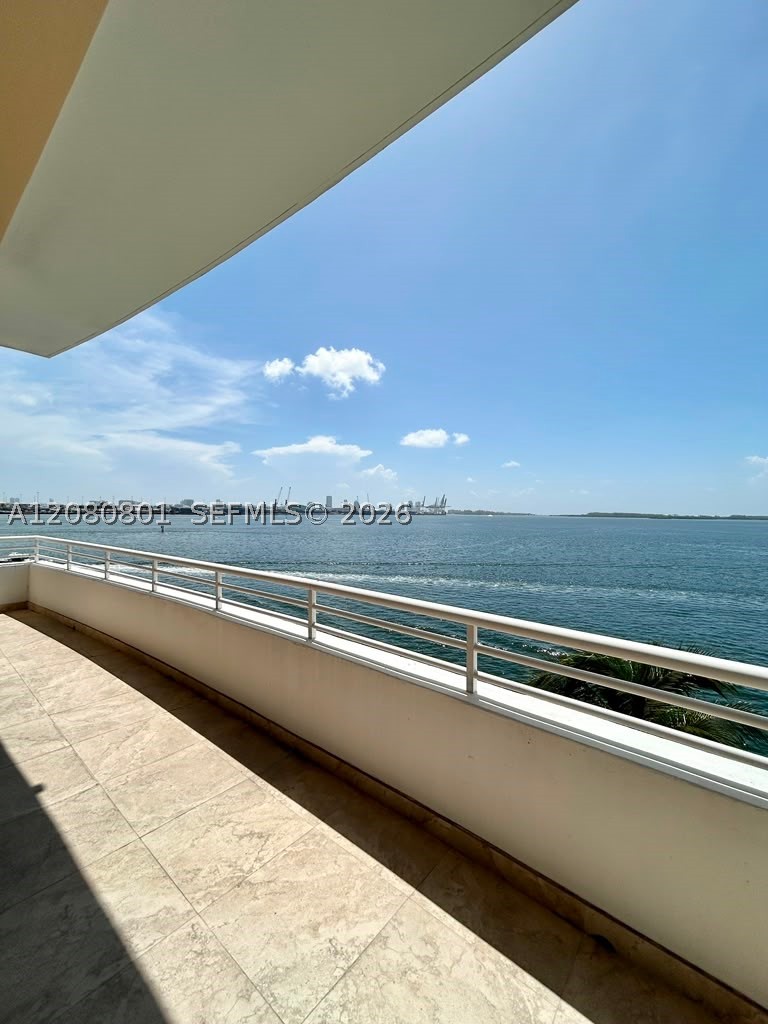 808 Brickell Key Dr #404, Miami FL 33131
