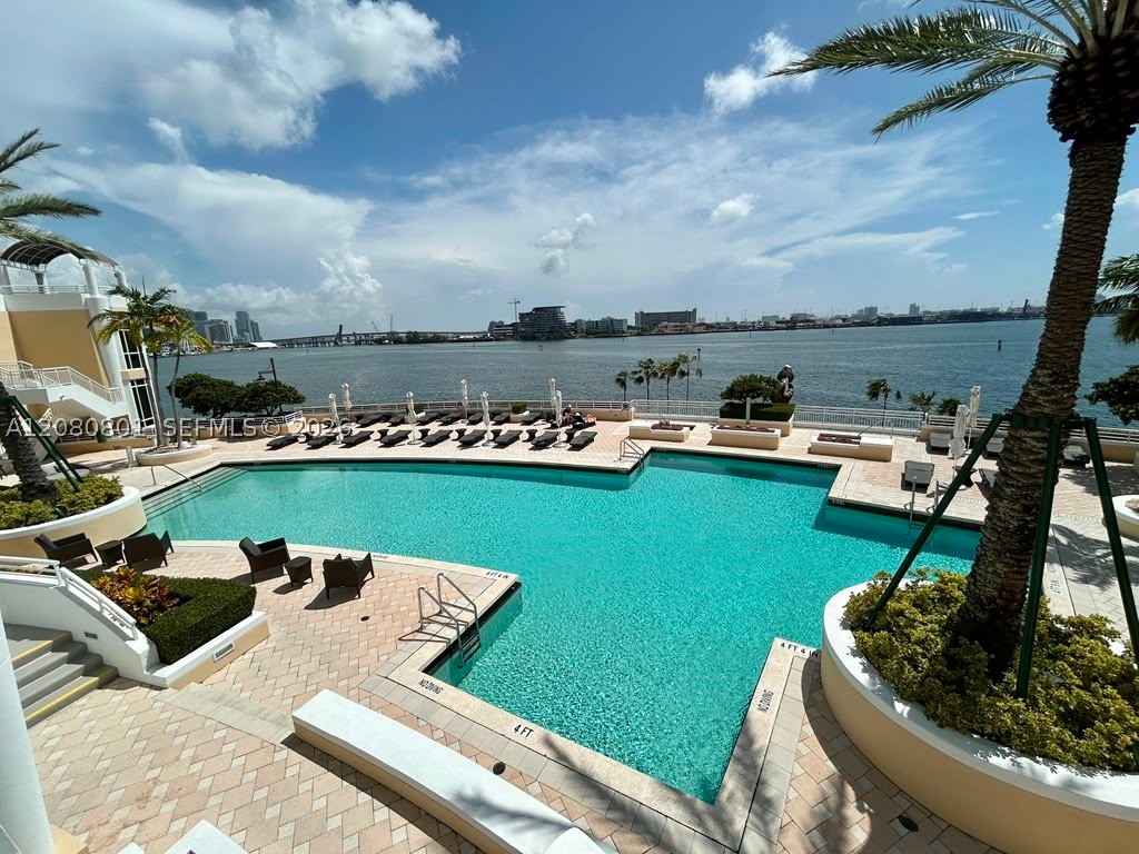 808 Brickell Key Dr #404, Miami FL 33131