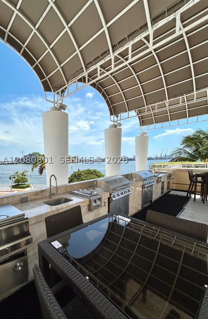 808 Brickell Key Dr #404, Miami FL 33131