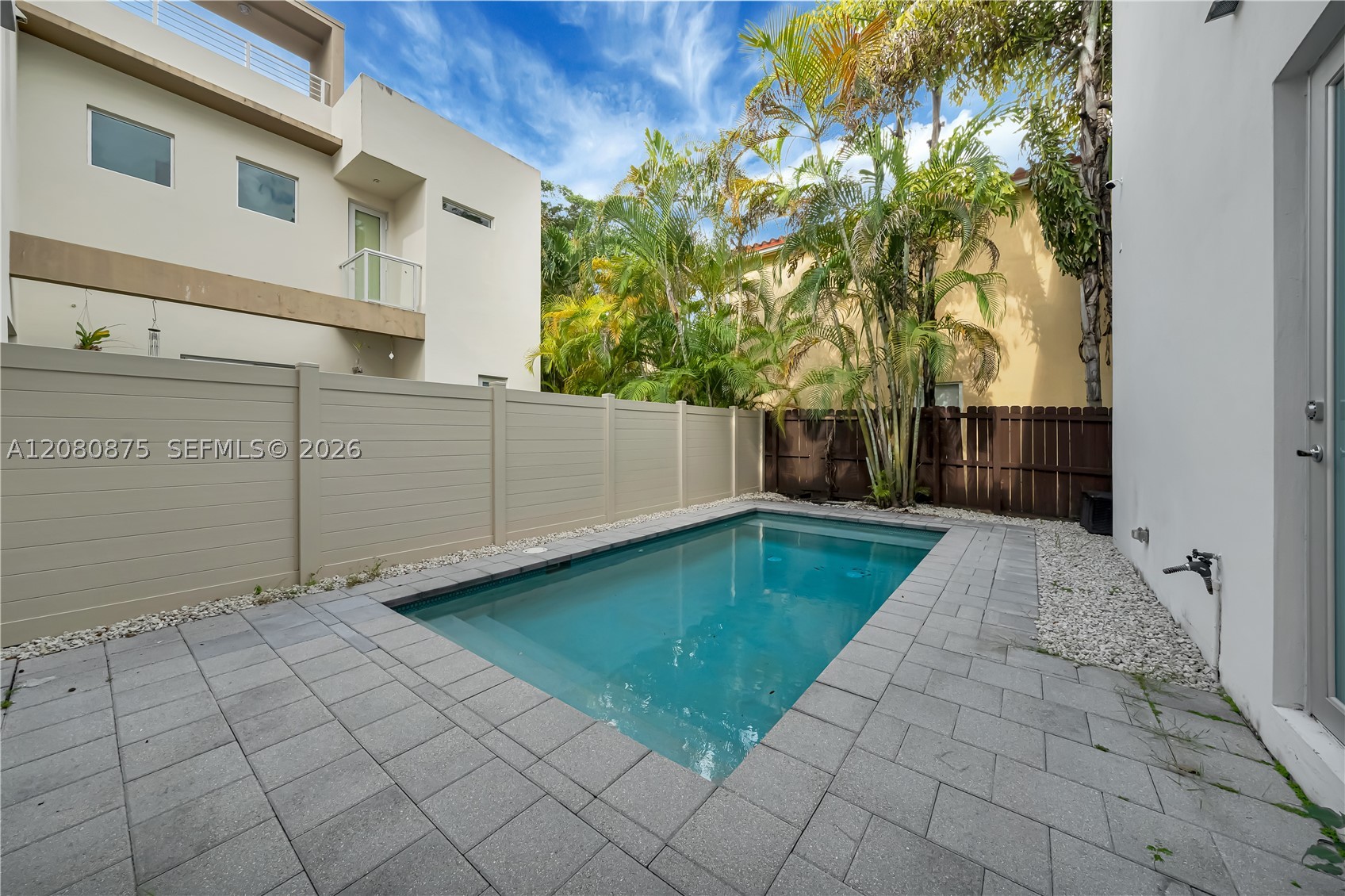 3253 Mcdonald St #3253, Miami FL 33133